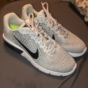 nike air maxes grey